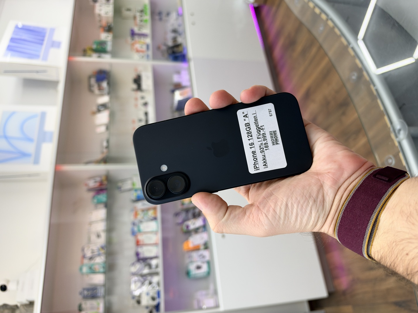 iPhone 16 128 GB, Újszerű állapot – a konkrét eladó készülék fotója