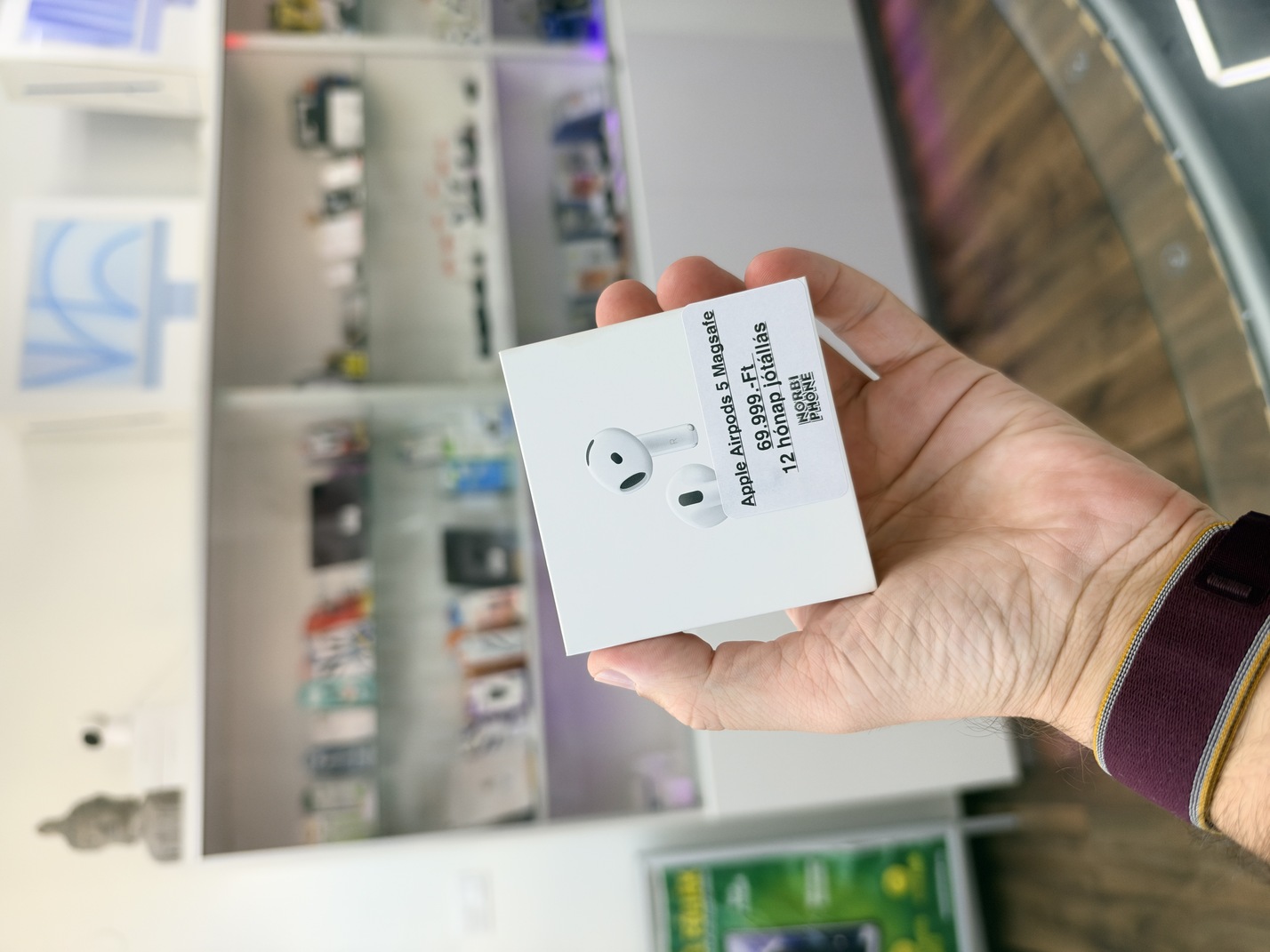 AirPods 5 Magsafe töltőtokos, Bontatlan állapot – a konkrét eladó készülék fotója
