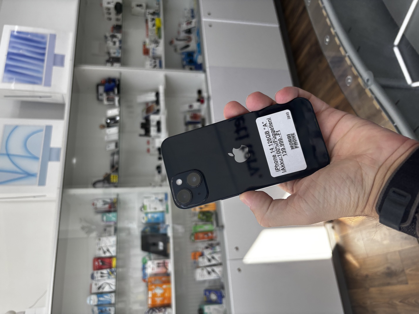 iPhone 14 128 GB, Újszerű állapot – a konkrét eladó készülék fotója