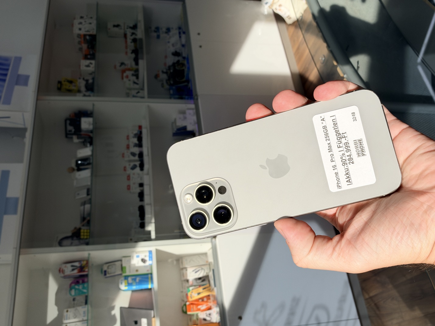 iPhone 16 Pro Max 256 GB, Újszerű állapot – a konkrét eladó készülék fotója