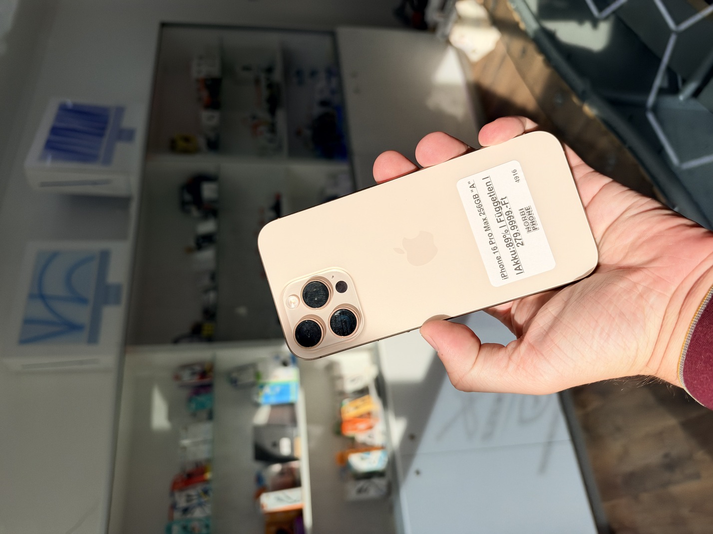 iPhone 16 Pro Max 128 GB, Újszerű állapot – a konkrét eladó készülék fotója
