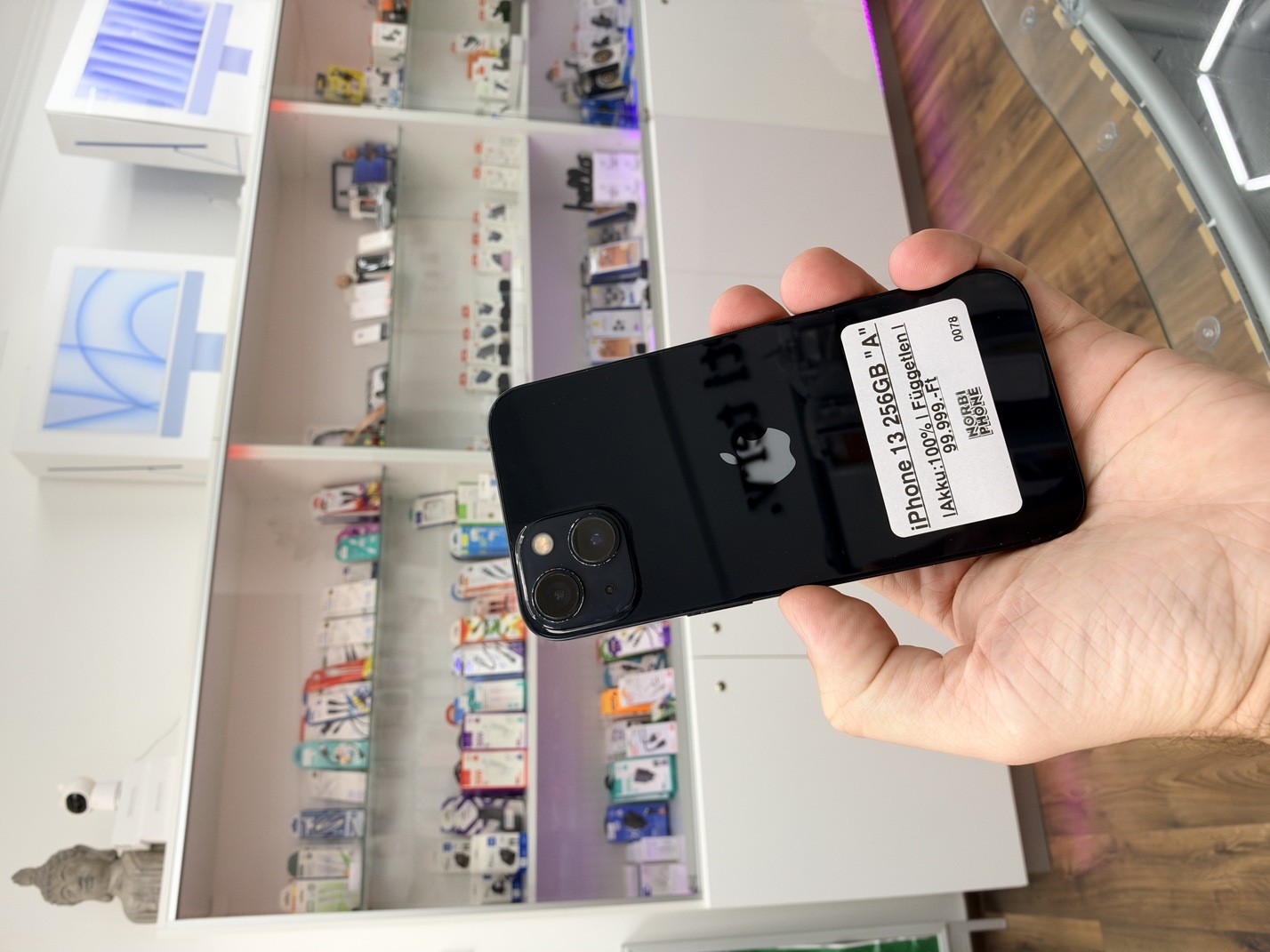 iPhone 13 256 GB, Újszerű állapot – a konkrét eladó készülék fotója