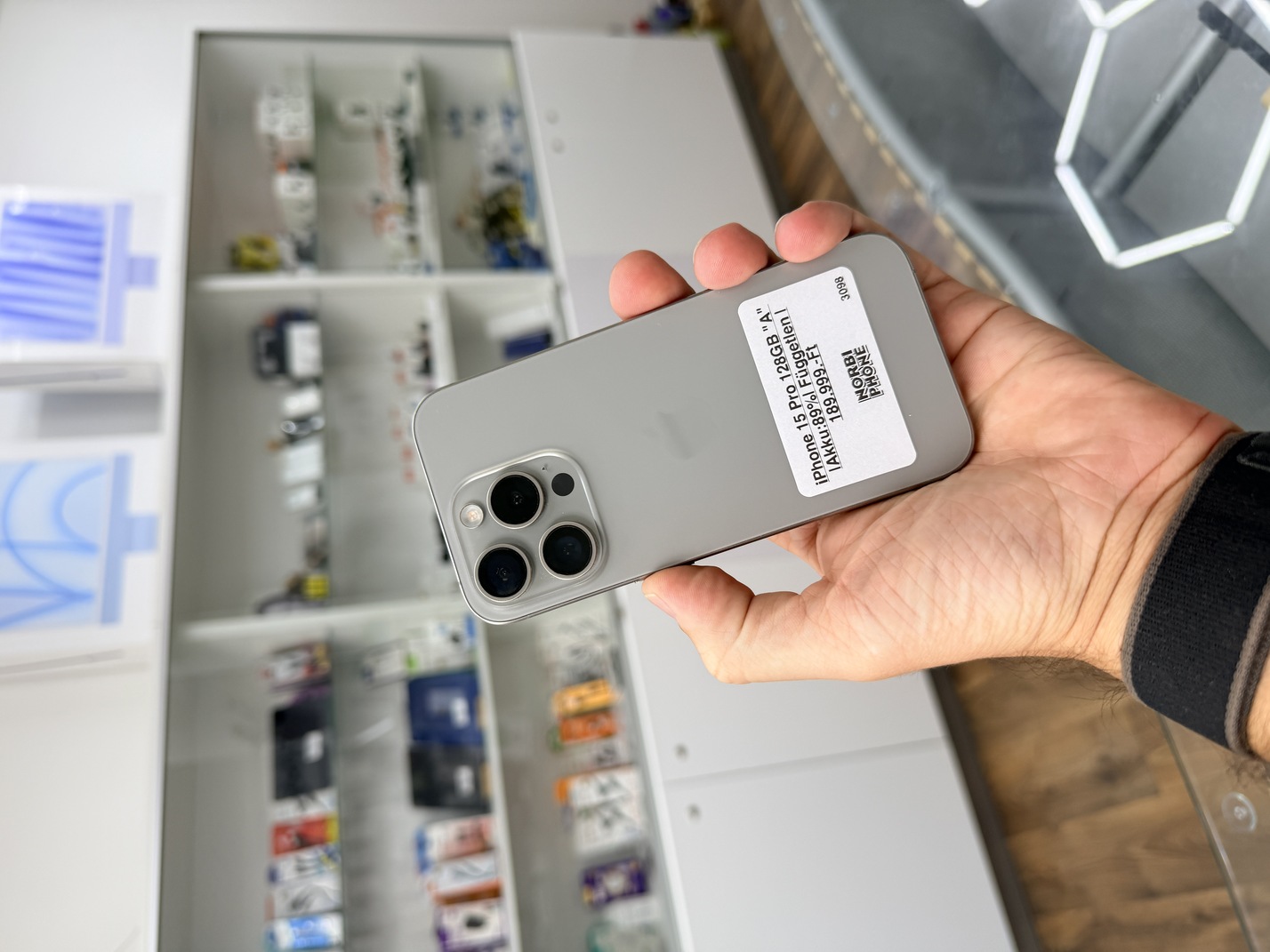 iPhone 15 Pro 128 GB, Újszerű állapot – a konkrét eladó készülék fotója